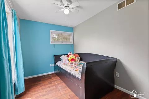Bedroom - 212 N Thompson, Jackson, MI 49202 photo 3 of 5