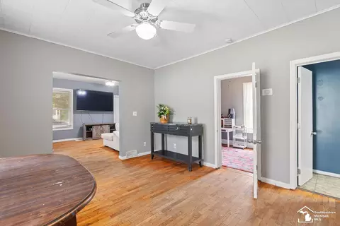 Entry Way - 212 N Thompson, Jackson, MI 49202 photo 2 of 6