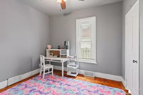 Bedroom - 212 N Thompson, Jackson, MI 49202 photo 1 of 5