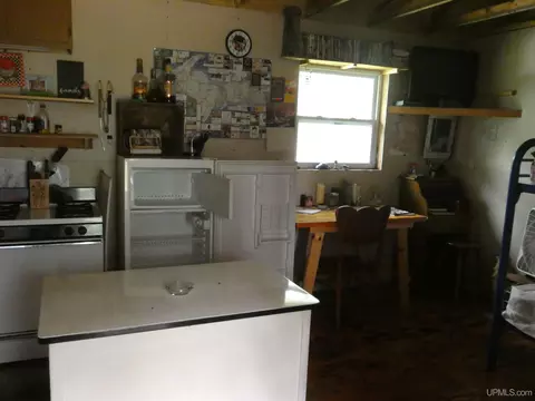 Kitchen - 14110 N Malnar, Ewen, MI 49925 photo 2 of 3