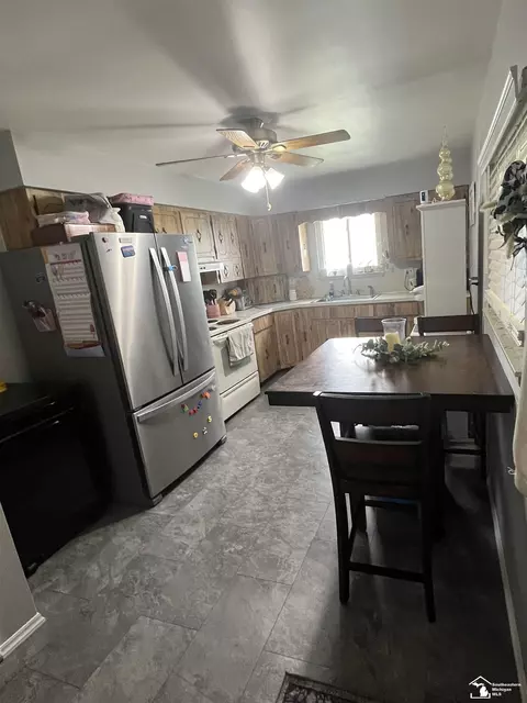 Kitchen - 2071 Maplecrest, Carleton, MI 48117 photo 1 of 1