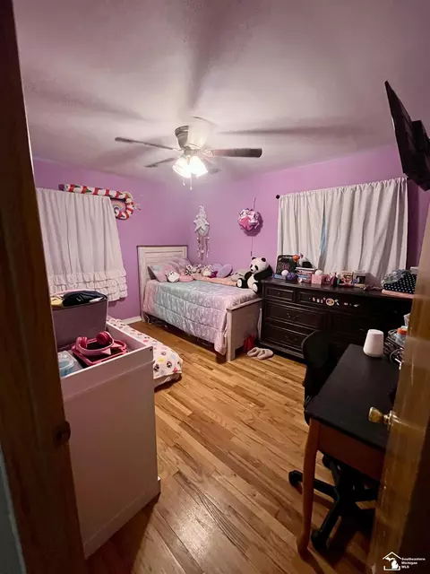 Bedroom - 2071 Maplecrest, Carleton, MI 48117 photo 2 of 2