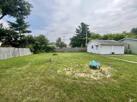 Exterior - 2071 Maplecrest, Carleton, MI 48117 photo 1 of 2
