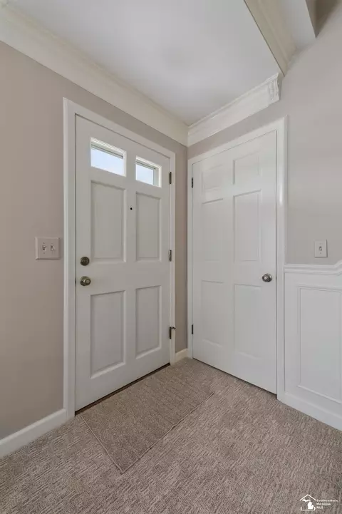 Entry Way - 542 Fox, Monroe, MI 48161 photo 2 of 9