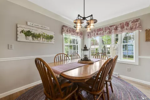 Dining - 542 Fox, Monroe, MI 48161 photo 2 of 2