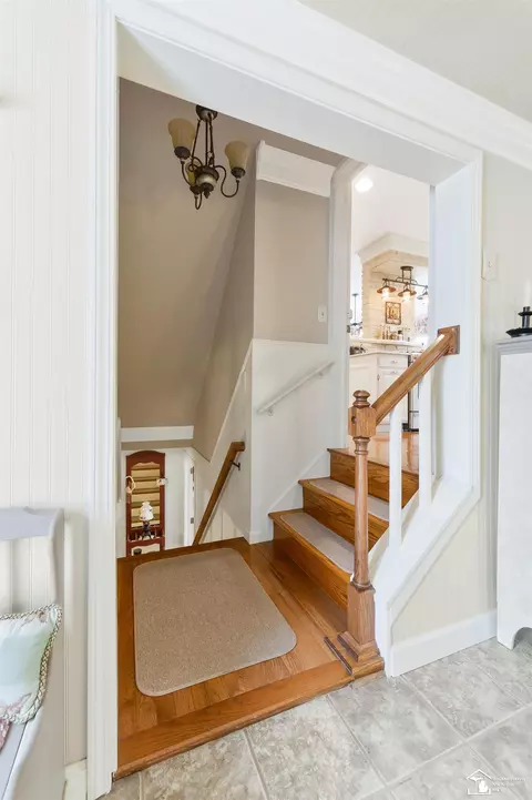 Entry Way - 542 Fox, Monroe, MI 48161 photo 7 of 9