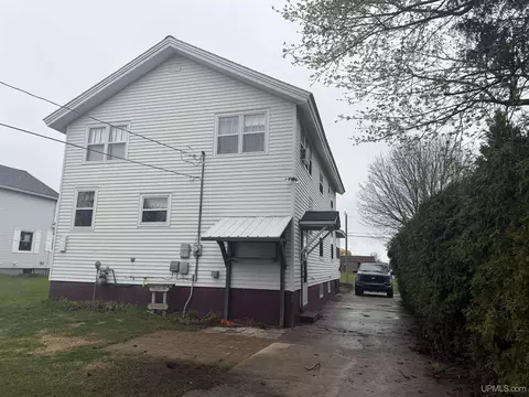 317 W Mcmillan, Newberry, MI 49868