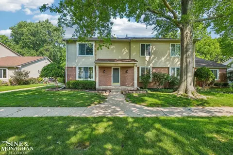 38153 Jefferson, Harrison Township, MI 48045