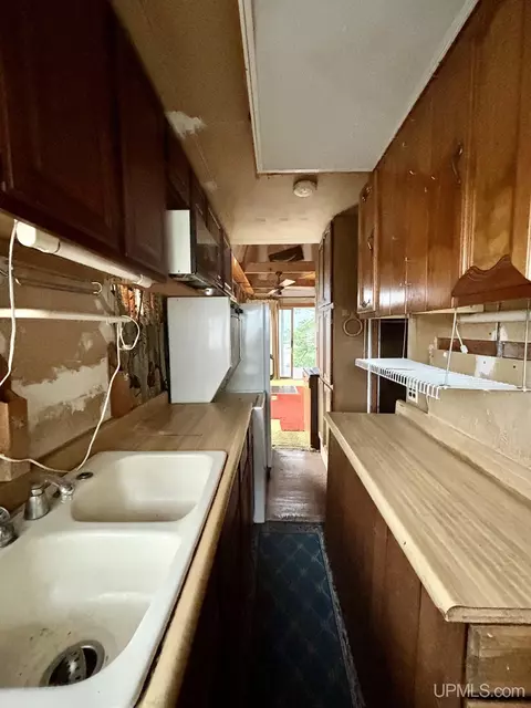 Kitchen - 401 N Basin, Ishpeming, MI 49849 photo 4 of 5