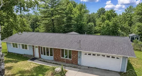 5910 E Baseline, Mount Pleasant, MI 48858