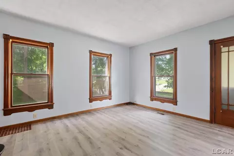 Living - 102 N Division, Tecumseh, MI 49286 photo 5 of 6