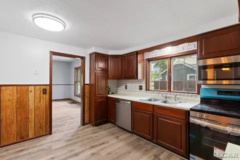 Kitchen - 102 N Division, Tecumseh, MI 49286 photo 3 of 3