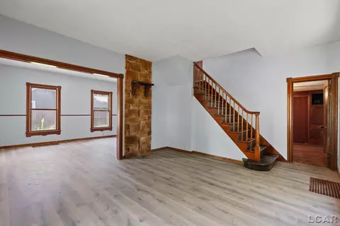 Living - 102 N Division, Tecumseh, MI 49286 photo 3 of 6