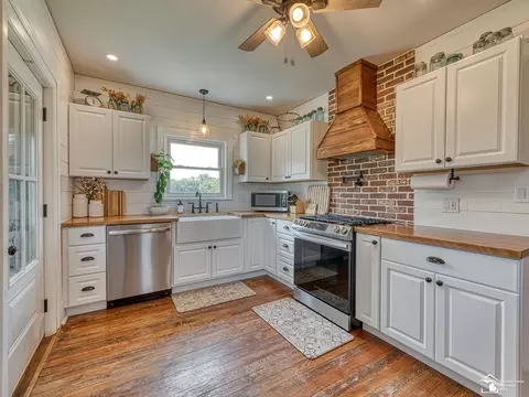 Kitchen - 4803 Colf, Carleton, MI 48117 photo 1 of 5