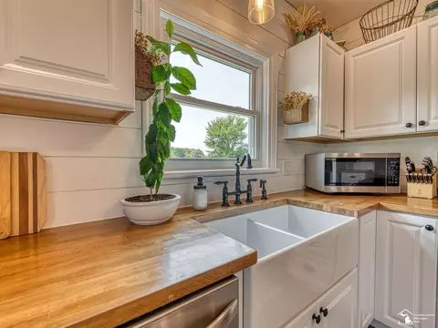 Kitchen - 4803 Colf, Carleton, MI 48117 photo 4 of 5