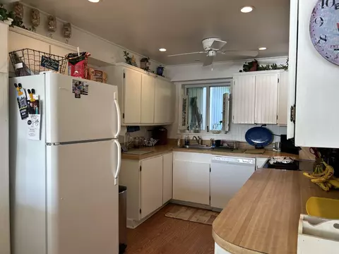 Kitchen - 1777 E Pratt Lk, Gladwin, MI 48624 photo 2 of 3