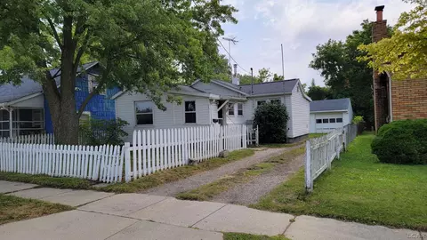 751 James, Adrian, MI 49221