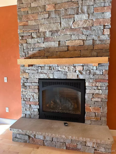 Living - 1515 Glenwood, Ishpeming, MI 49849 photo 2 of 3