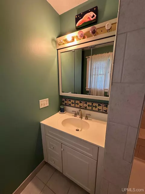Bath - 1515 Glenwood, Ishpeming, MI 49849 photo 3 of 9