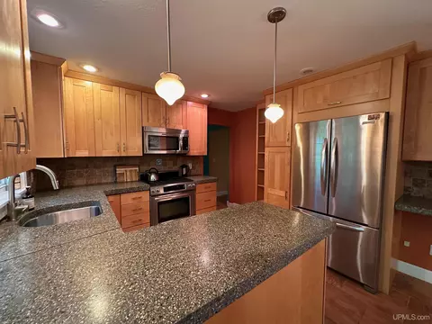 Kitchen - 1515 Glenwood, Ishpeming, MI 49849 photo 2 of 8