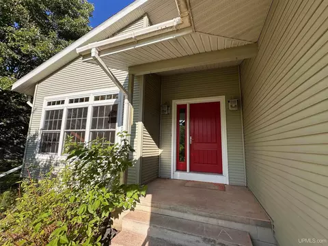 Exterior - 1515 Glenwood, Ishpeming, MI 49849 photo 4 of 5