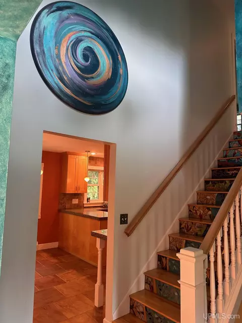 Entry Way - 1515 Glenwood, Ishpeming, MI 49849 photo 2 of 6
