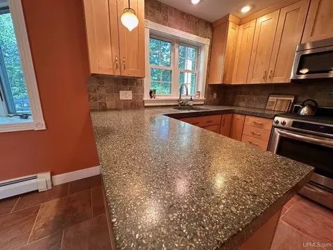 Kitchen - 1515 Glenwood, Ishpeming, MI 49849 photo 3 of 8