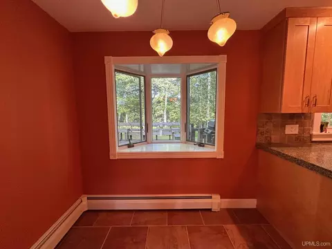 Dining - 1515 Glenwood, Ishpeming, MI 49849 photo 1 of 1