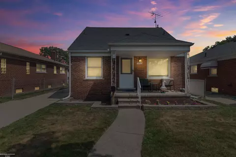 21605 Trombly, Saint Clair Shores, MI 48080