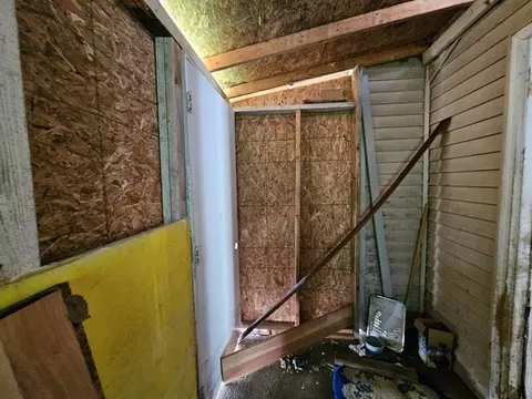 Entry Way - 9746 Hughes, Harrison, MI 48625 photo 2 of 3
