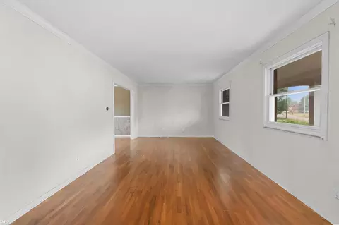 Living - 4333 Post, Flint, MI 48532 photo 5 of 7