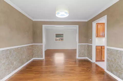 Living - 4333 Post, Flint, MI 48532 photo 4 of 7