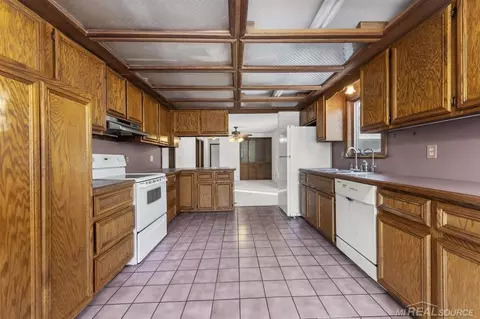 Kitchen - 69455 Hicks, Armada, MI 48005 photo 2 of 3