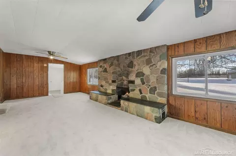 Living - 69455 Hicks, Armada, MI 48005 photo 2 of 6