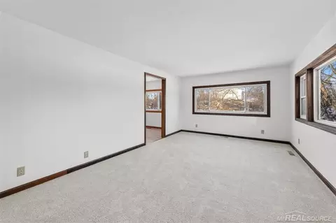 Living - 69455 Hicks, Armada, MI 48005 photo 5 of 6