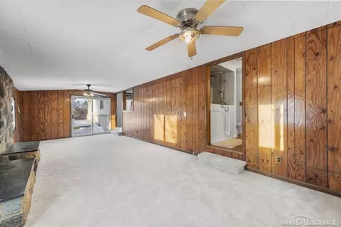 Living - 69455 Hicks, Armada, MI 48005 photo 3 of 6
