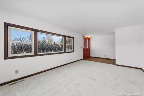 Living - 69455 Hicks, Armada, MI 48005 photo 6 of 6