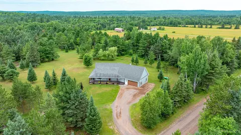 36689 River, Chassell, MI 49916