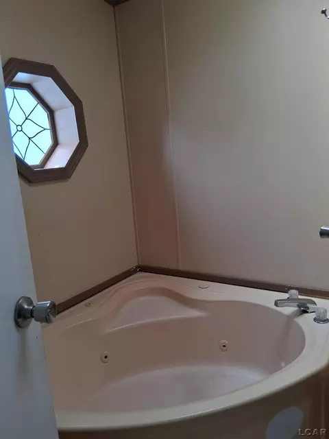Bath - 1022 Davis, Adrian, MI 49221 photo 1 of 3