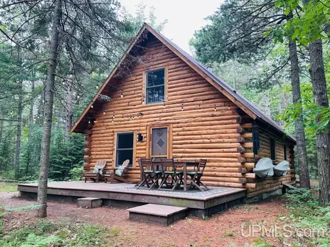 22704 E Dr Jack, Grand Marais, MI 49839