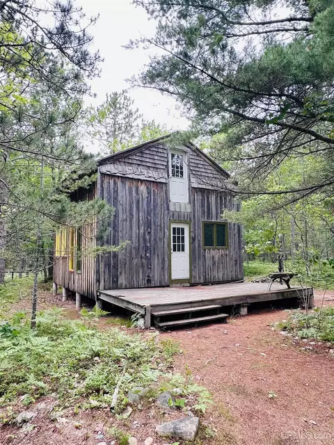 22712 E Afoafos, Grand Marais, MI 49839