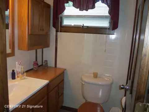 Bath - 5127 Arbor, Flint, MI 48506 photo 2 of 2