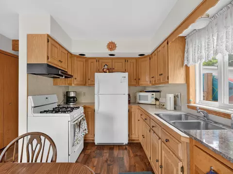 Kitchen - 3892 E Thendara, Gladwin, MI 48624 photo 1 of 2