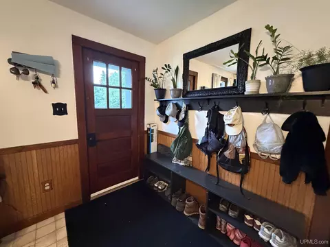Entry Way - 236 Ready, Ishpeming, MI 49849 photo 4 of 5