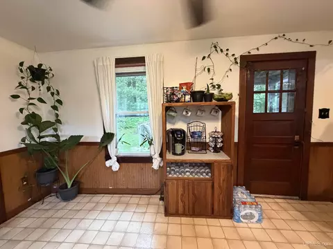Entry Way - 236 Ready, Ishpeming, MI 49849 photo 3 of 5