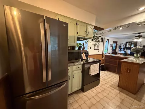 Kitchen - 236 Ready, Ishpeming, MI 49849 photo 3 of 3
