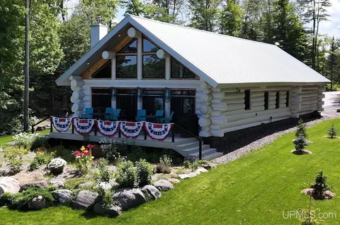 6590 Crescent Bch, Toivola, MI 49965