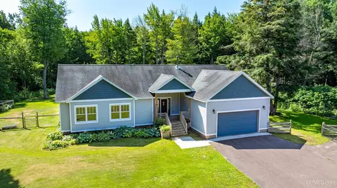 25659 S Entry, Chassell, MI 49916