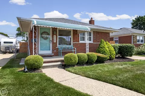 22933 Doremus, Saint Clair Shores, MI 48080