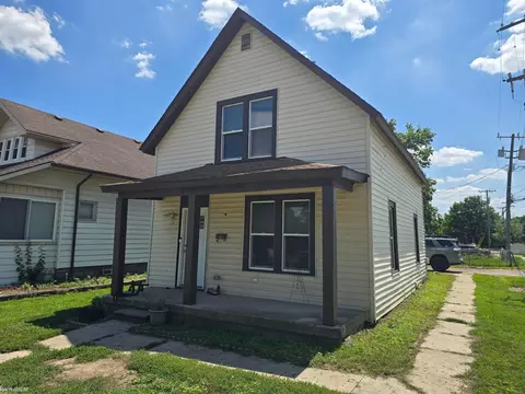 115 Robertson, Mount Clemens, MI 48043